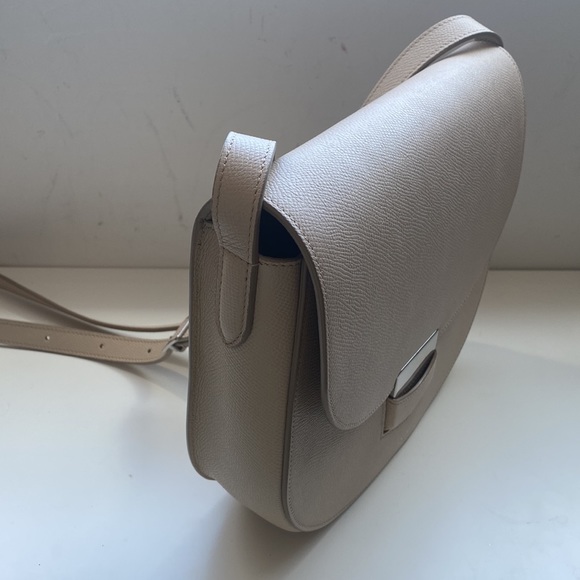CELINE medium trotteur leather crossbody bag - Picture 2 of 6